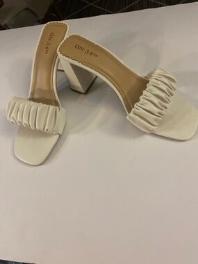 NW On 34th Ruched White Block Heel Mule